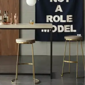 | كرسي بار دائرى من الاستيل المذهب