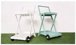 | طاولة خدمة خشبيه بعجل