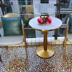 طاولة قهوة بتصميم اسباني