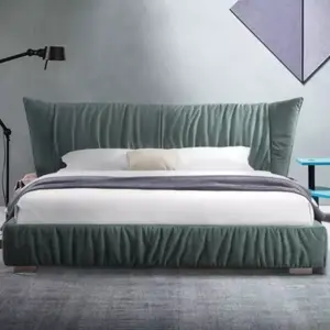 سرير غرفة نوم مميز