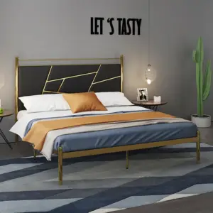 سرير معدني بتصميم أنيق