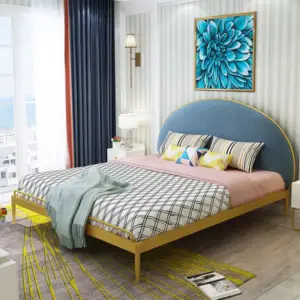 سرير بتصميم انيق بعده مقاسات