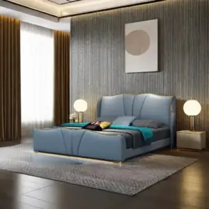 سرير مزدوج بتصميم فخم وشيك