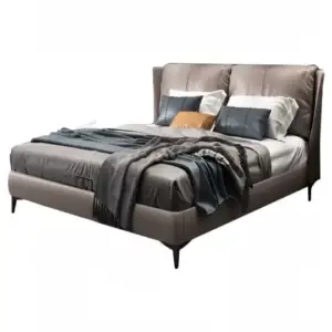 سرير غرفة نوم بتصميم فاخر