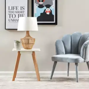 | طاولة جانبية خشبية