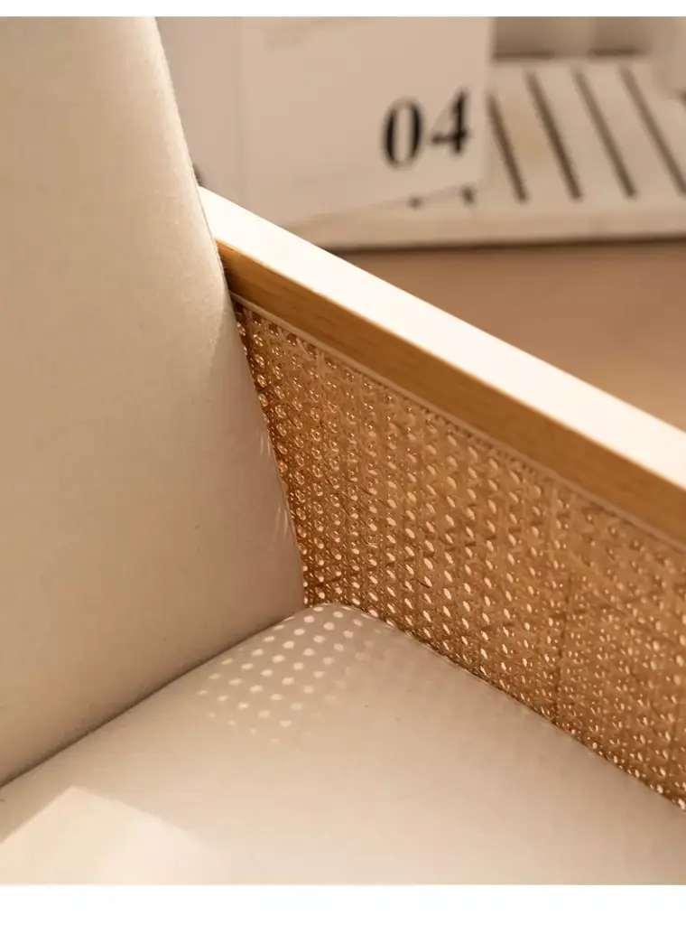 | كرسى خشبى مودرن بذراعين