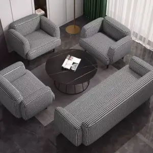 كرسي مفرد بتصميم مريح و أنيق