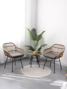 كرسي خيزران ب ارجل حديد
