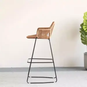 كرسي طعام من الخيزران بتصميم مودرن 4 كرسي طعام من الخيزران بتصميم مودرن