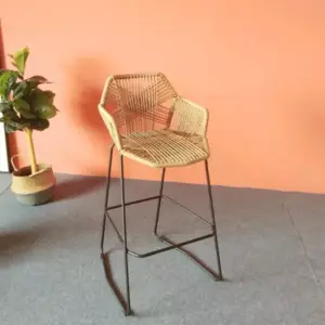 كرسي طعام من الخيزران بتصميم مودرن 5 كرسي طعام من الخيزران بتصميم مودرن