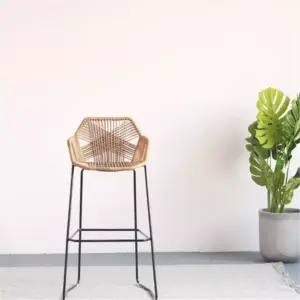 كرسي طعام من الخيزران بتصميم مودرن 2 كرسي طعام من الخيزران بتصميم مودرن