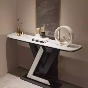 كونسول رخامي بتصميم حرف في