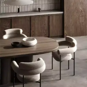 كرسي طاولة طعام بتصميم مريح