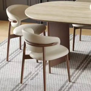 طاولة طعام مميزة مع كراسي