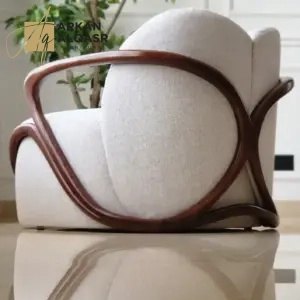 | كرسي مفرد بتصميم بسيط