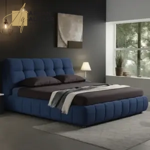 سرير غرفة نوم رئيسية مبطن بالكامل