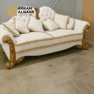 كنب ثلاثي فاخر على الطراز الملكي – تصميم فاخر وتفاصيل منحوتة – تنجيد ناعم وهيكل خشبي متين 11 كنب ثلاثي فاخر على الطراز الملكي – تصميم فاخر وتفاصيل منحوتة – تنجيد ناعم وهيكل خشبي متين