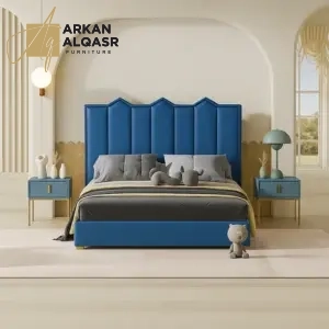 سرير بتصميم هولستر مع 2 كومودينة شيك