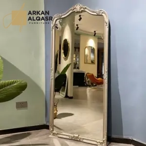 مرايا طويلة بتصميم فرنسي عتيق